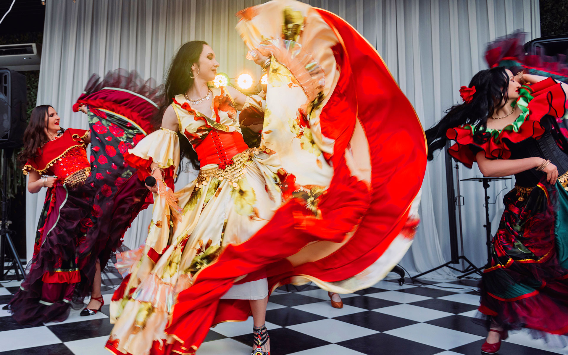 Цыганский ансамбль Богема. Руководитель Татьяна Меркулова